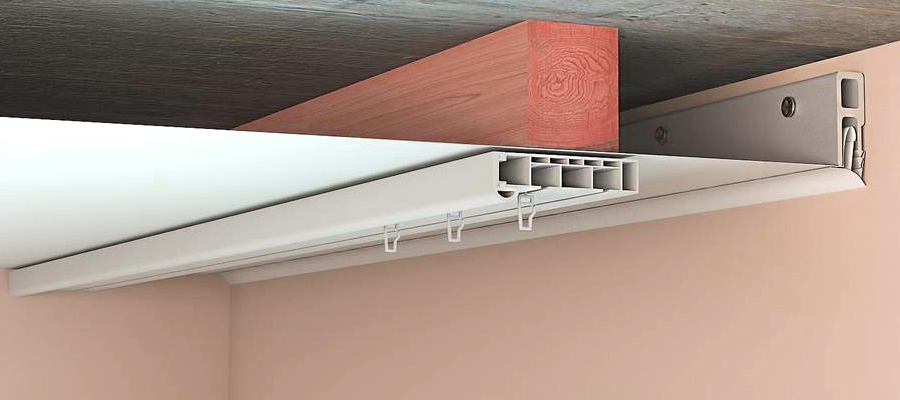 Крепление карниза к натяжному потолку на брус