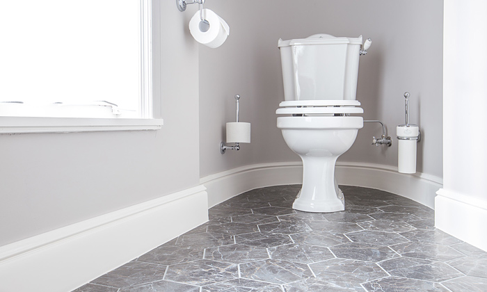 Интерьер с потолочными плинтусами. Стиль классицизм