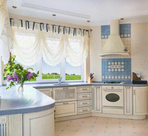 Сделать ламбрекен для штор из жгута несложно, если заранее ознакомиться с подробным мастер-классом