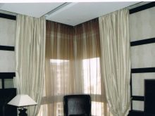 Шторы на мансардные окна со скошенным потолком: идеи как повесить