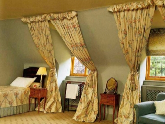 Шторы на мансардные окна со скошенным потолком: идеи как повесить