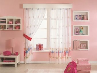 Шторы к розовым обоям в спальне, гостиной какие подойдут