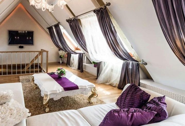 Шторы на мансардные окна со скошенным потолком: идеи как повесить