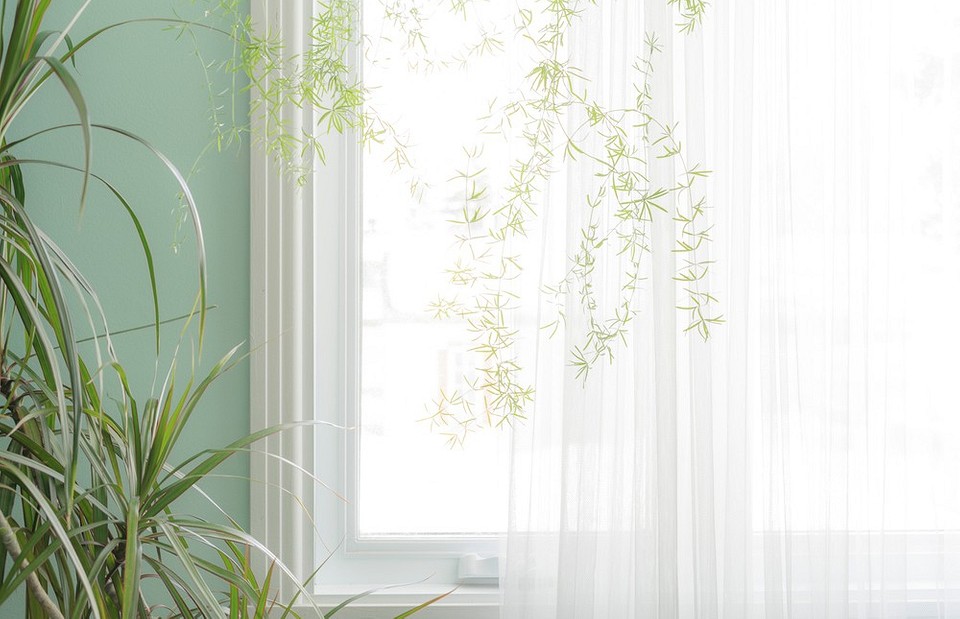 Белее белого: как правильно стирать тюль вручную и в машинке