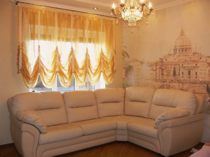 Короткие шторы в гостиной Короткие шторы в гостиной