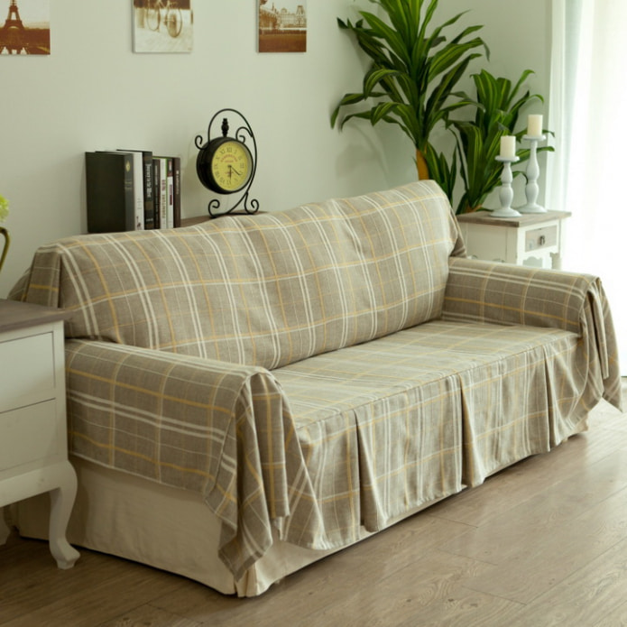 клетчатый диван