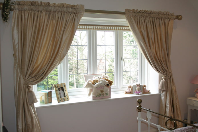 штора на шнуровке в интерьере