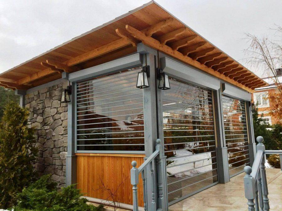 Особенности уличных рулонных штор для беседки, веранд и террас