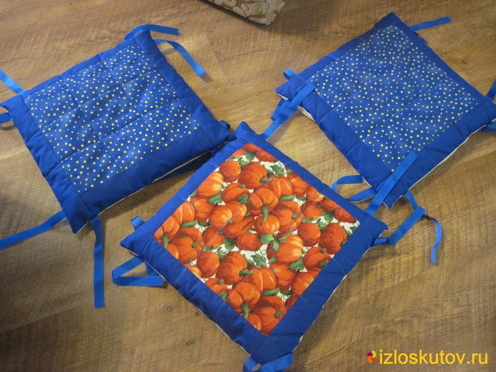 Сидушки на стулья из ткани