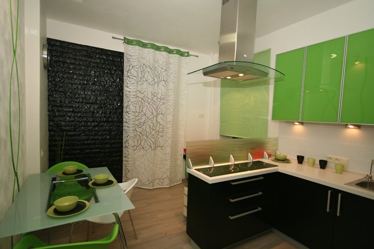 Шторы на кухню: фото самых стильных фасонов, модные цвета и узоры, советы по выбору