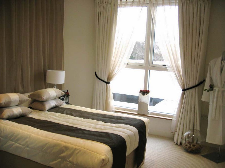 Отличные шторы в спальню