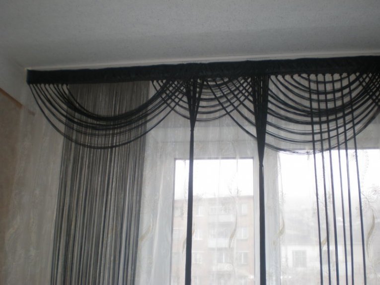 Нитяные шторы: виды, фото в интерьере, правила ухода