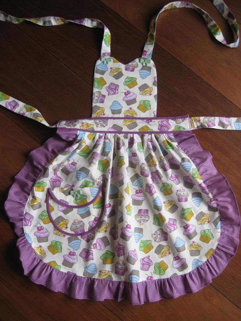 Выкройка красивого фартука для кухни для кухни своими руками