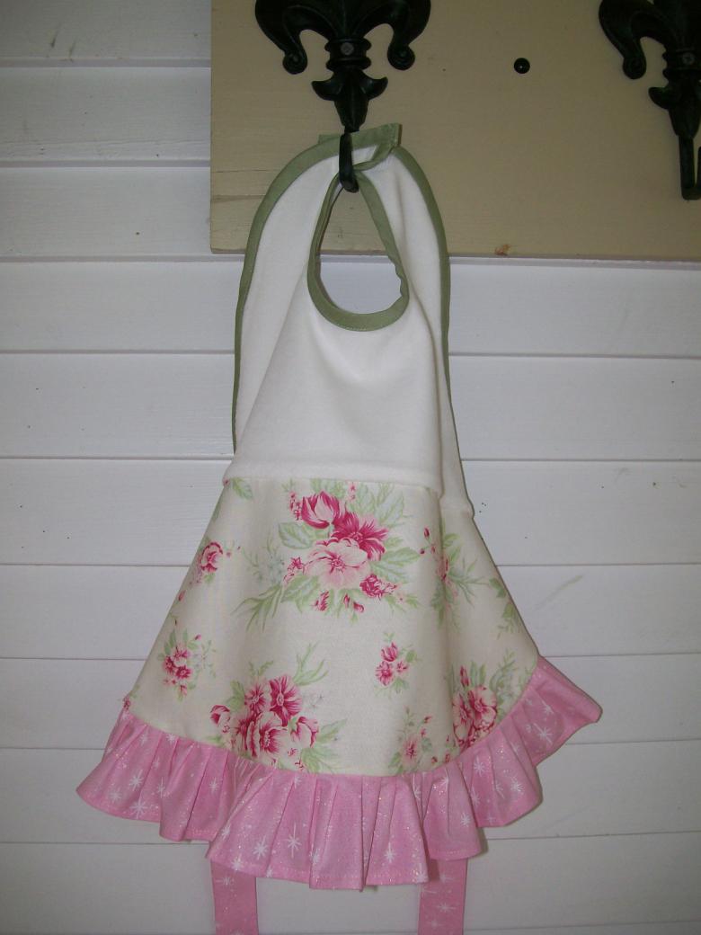 Выкройка красивого фартука для кухни для кухни своими руками