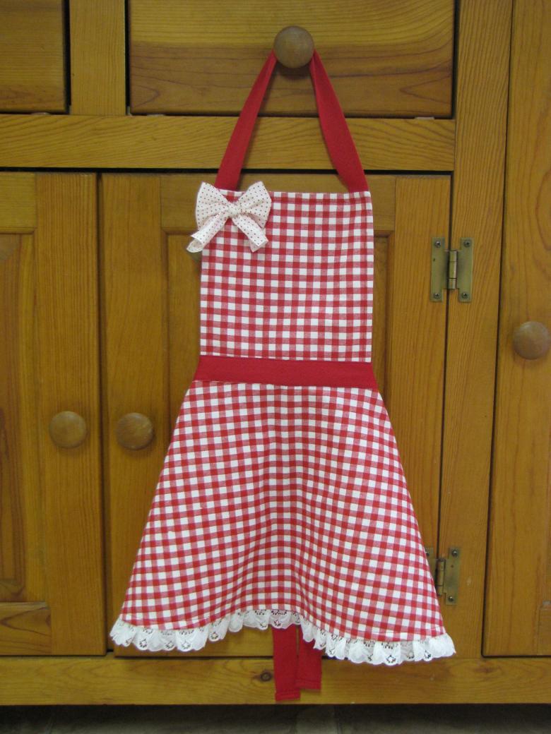 Выкройка красивого фартука для кухни для кухни своими руками