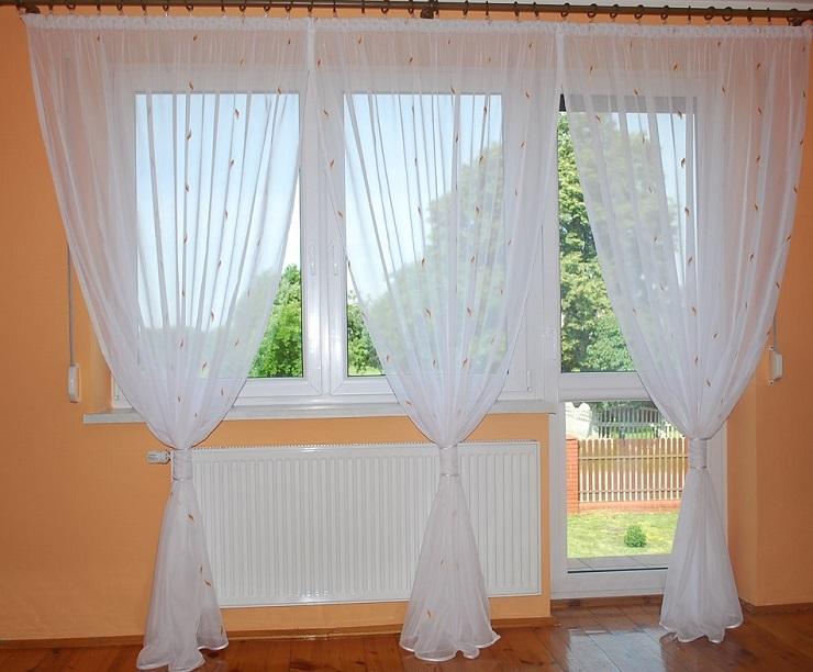 Какие шторы выбрать для лоджии, основные виды и как повесить