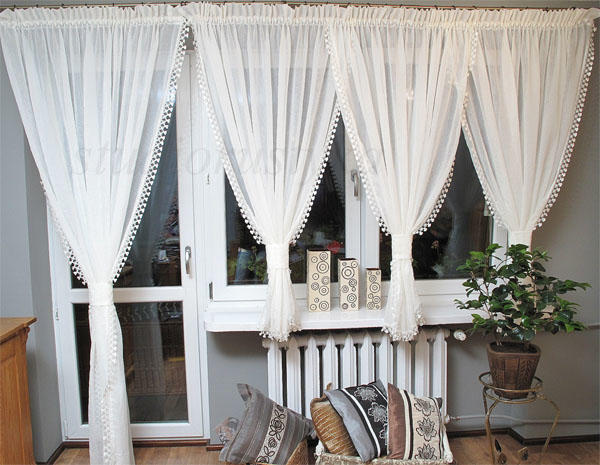 Какие шторы выбрать для лоджии, основные виды и как повесить