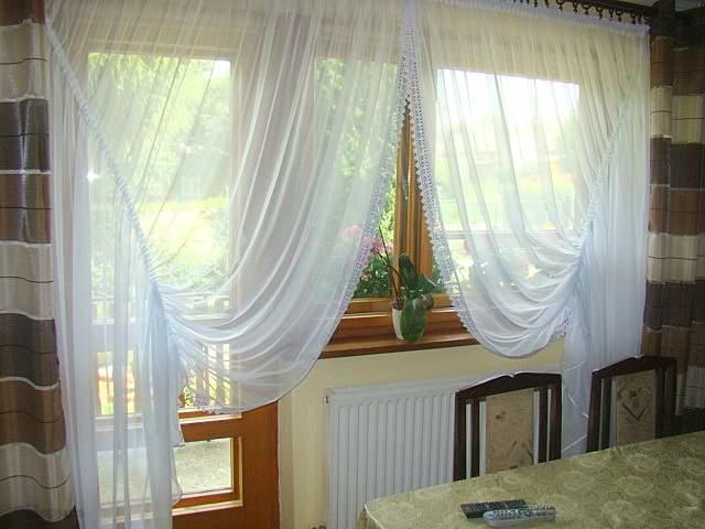 Какие шторы выбрать для лоджии, основные виды и как повесить