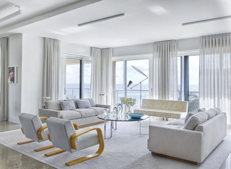 Шторы для гостиной с двумя окнами 1