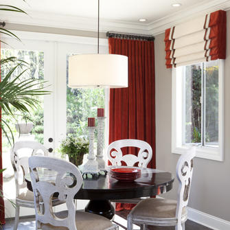 Шторы к серым обоям - фото идей цвета штор в спальню, зал, гостиную, кухню к серым обоям