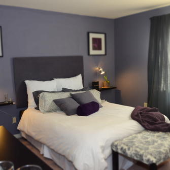 Сиреневый потолок в интерьере, натяжные и подвесные конструкции, сочетания цвета