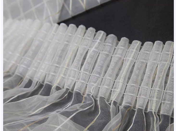 Правильно пришитая шторная лента к тюлю