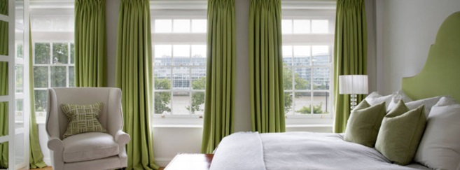 Зеленые шторы белы стены Зеленые шторы белы стены