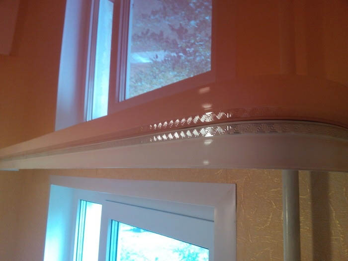 Как выбрать карниз для натяжных потолков?