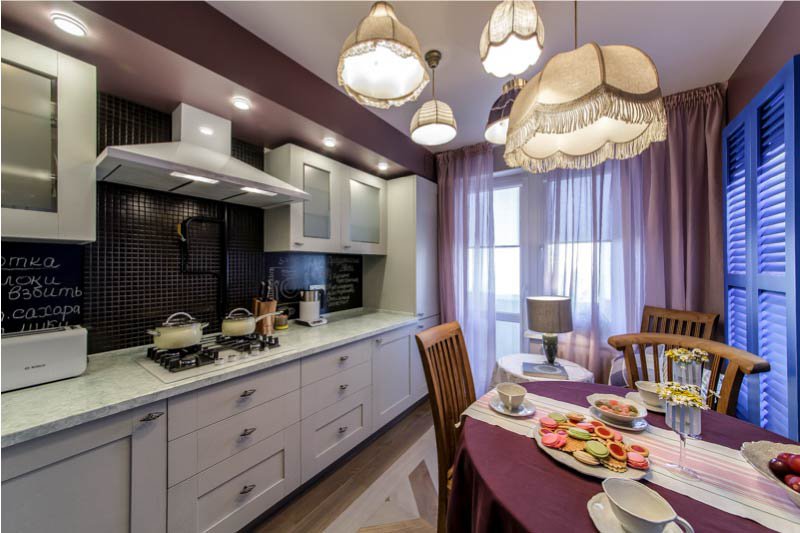 Шторы на кухню с балконной дверью