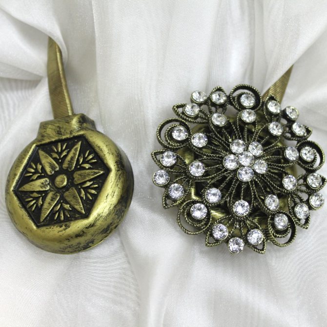 Прихваты для штор – практичный и стильный аксессуар в современном интерьере, оригинальные держатели: разновидности и стилевые решения