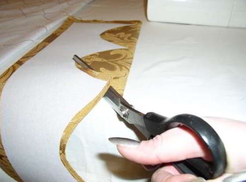 Гардины на скошенные окна своими руками