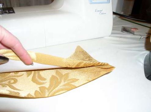 Гардины на скошенные окна своими руками