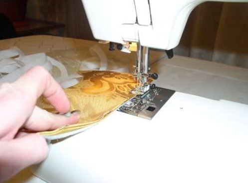 Гардины на скошенные окна своими руками