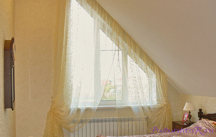 Треугольное окно