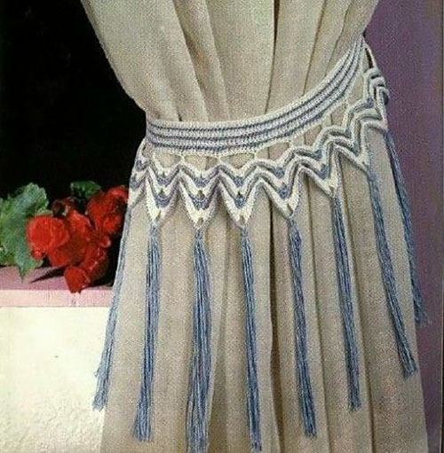 Вязанный подхват для штор своими руками с кистями