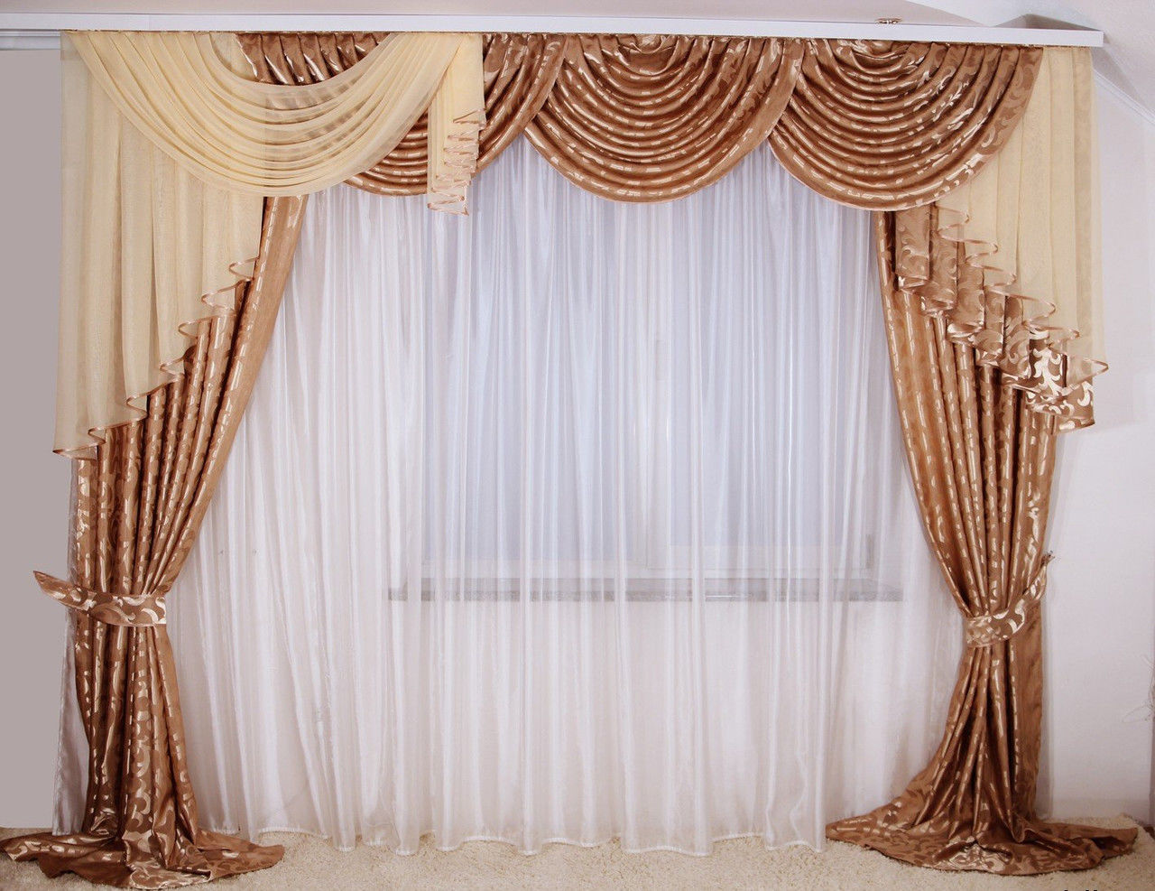 121177821_w640_h640_64_0014171093