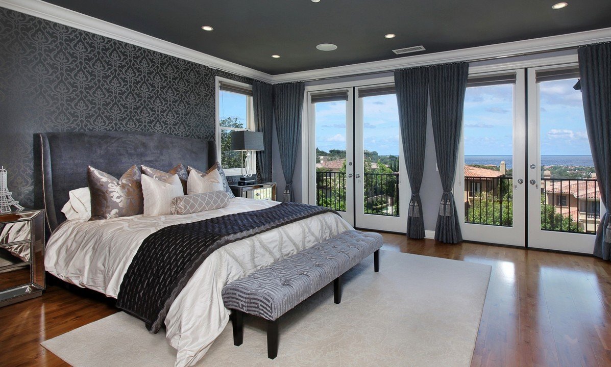 sСерые шторы в интерьере