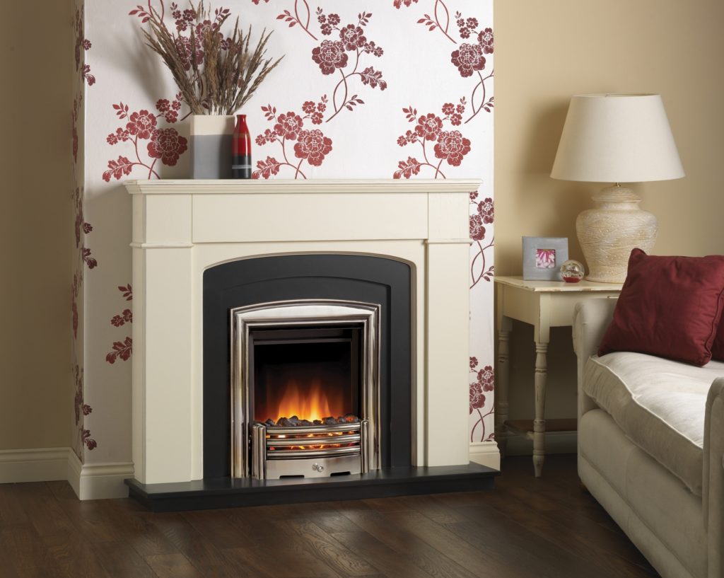 гостиная-с-камином-и-телевизором-делаем-помещение-уютным-03