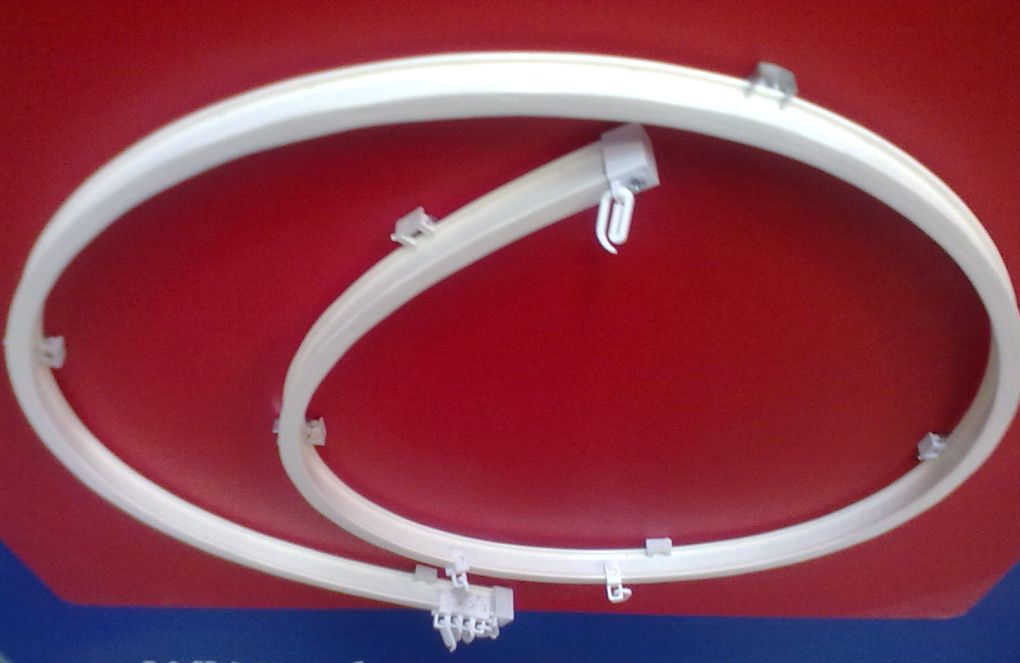 Пластиковый гибкий карниз