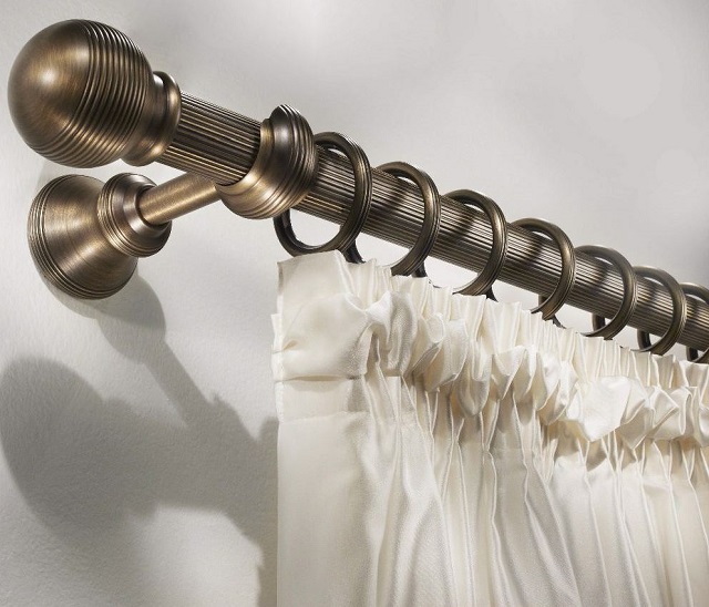 Кольца – постоянные спутники круглых карнизов