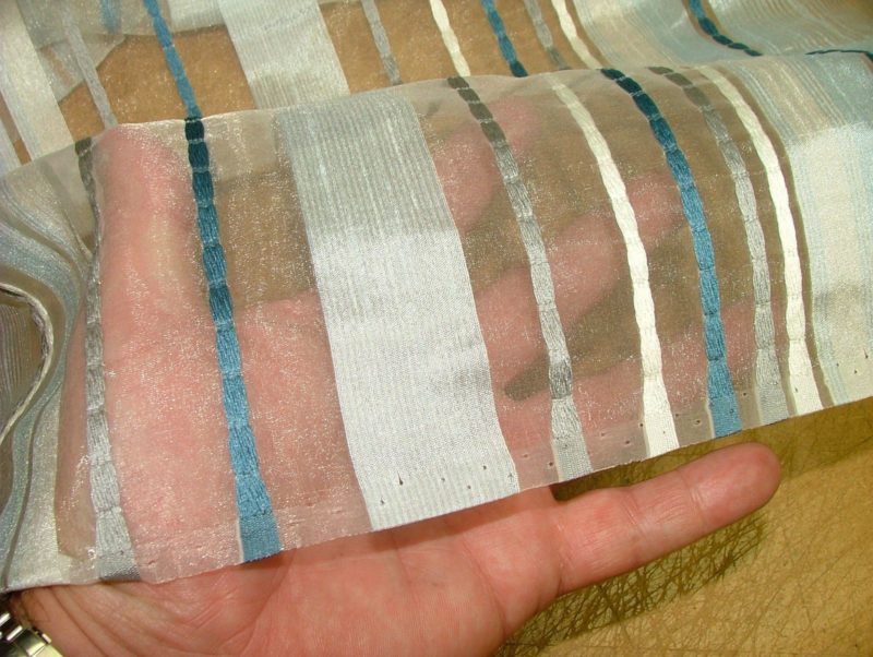 Шторы из органзы на кухню или в гостиную, модели занавесок