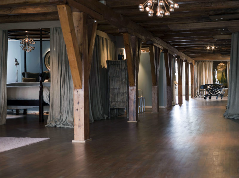 Шторы в лофт интерьере: правила выбора цвета