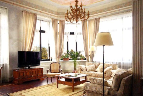 бежевые шторы в интерьере гостиной фото