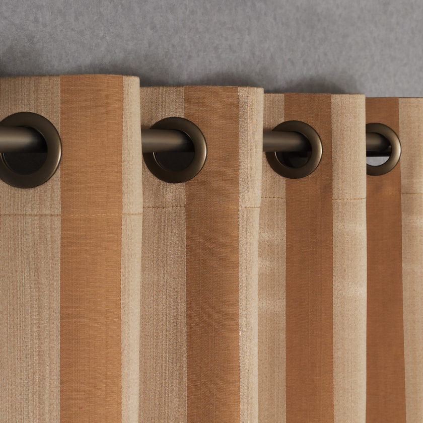 Шторы на люверсах в современном интерьере