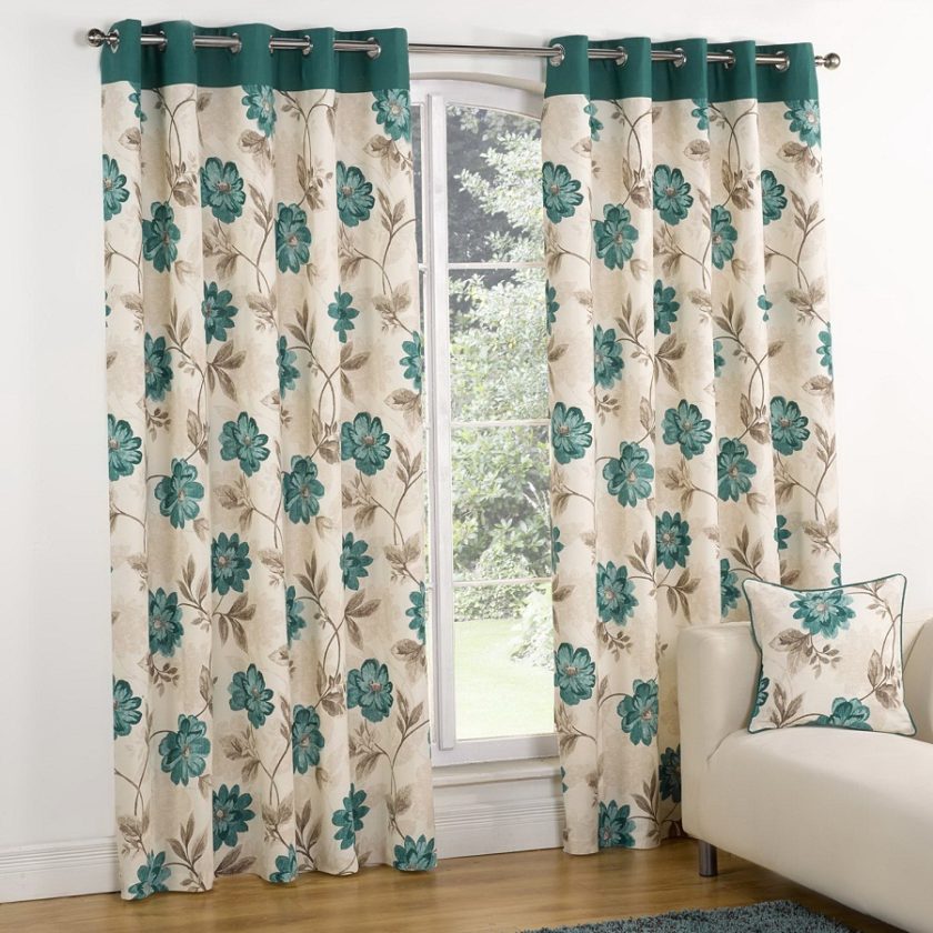 Шторы с крупными цветами в интерьере