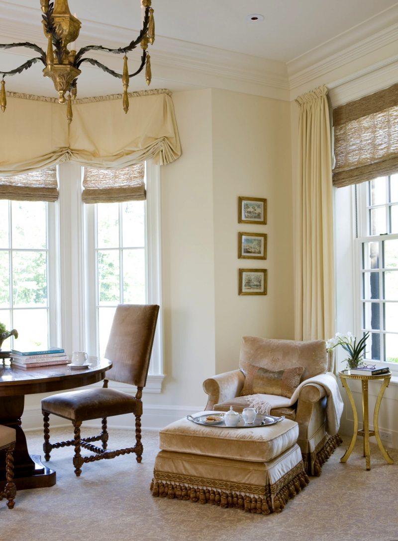 Короткие шторы в гостиную: правила подбора и решение проблемы выбора от экспертов + 72 фото 22 Короткие шторы в гостиную 57