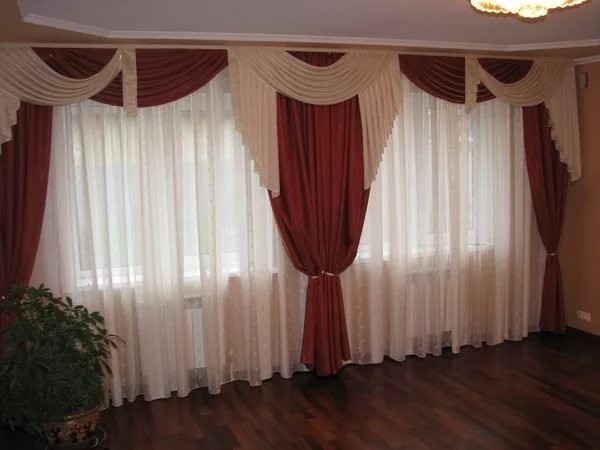 шторы на 2 окна в гостиной