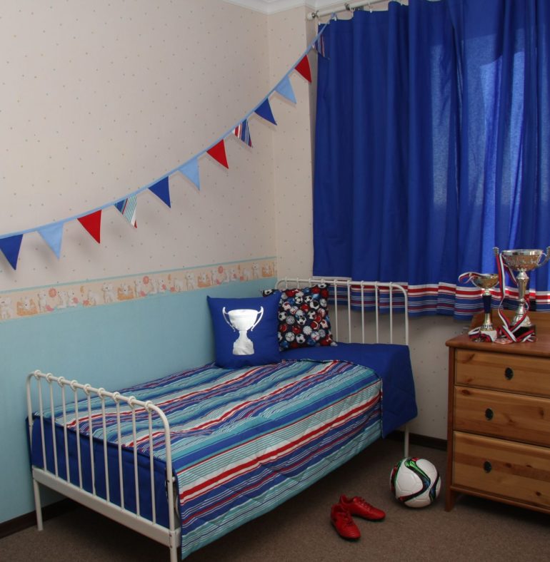 Короткие шторы для детской: виды, материалы