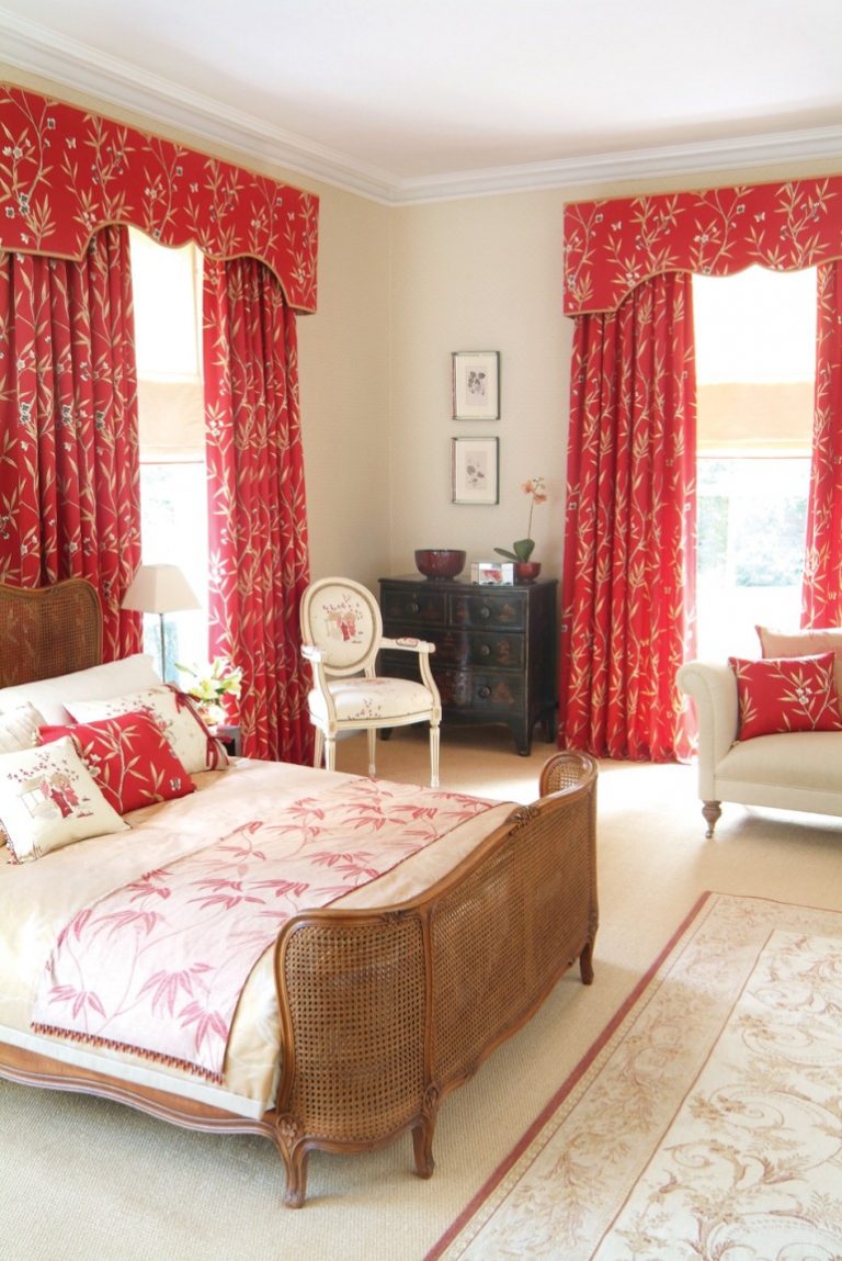 Красные шторы в стиле прованс