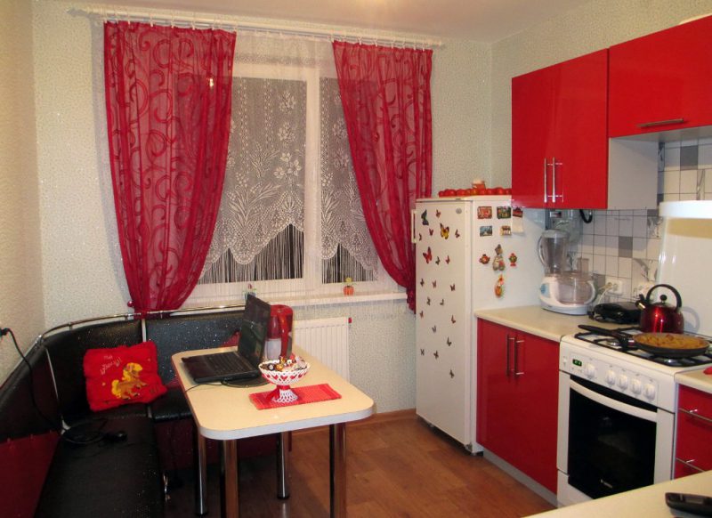 Красно-белая кухня